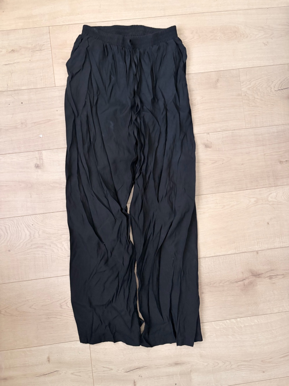 Women's Black Elastic-Waist Wide-Leg Jogger Pants